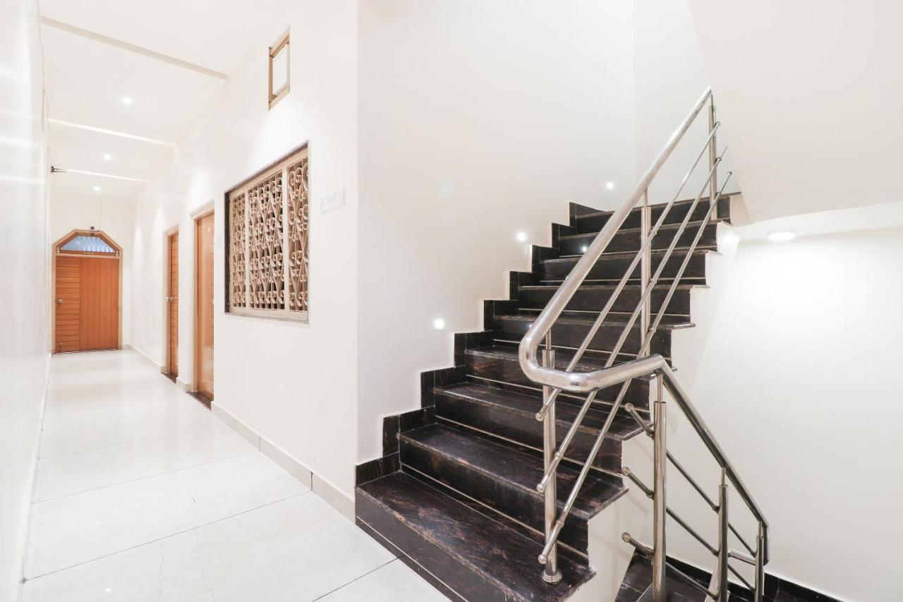 OYO 26781 Hotel Raghupati Ayodhya Bagian luar foto