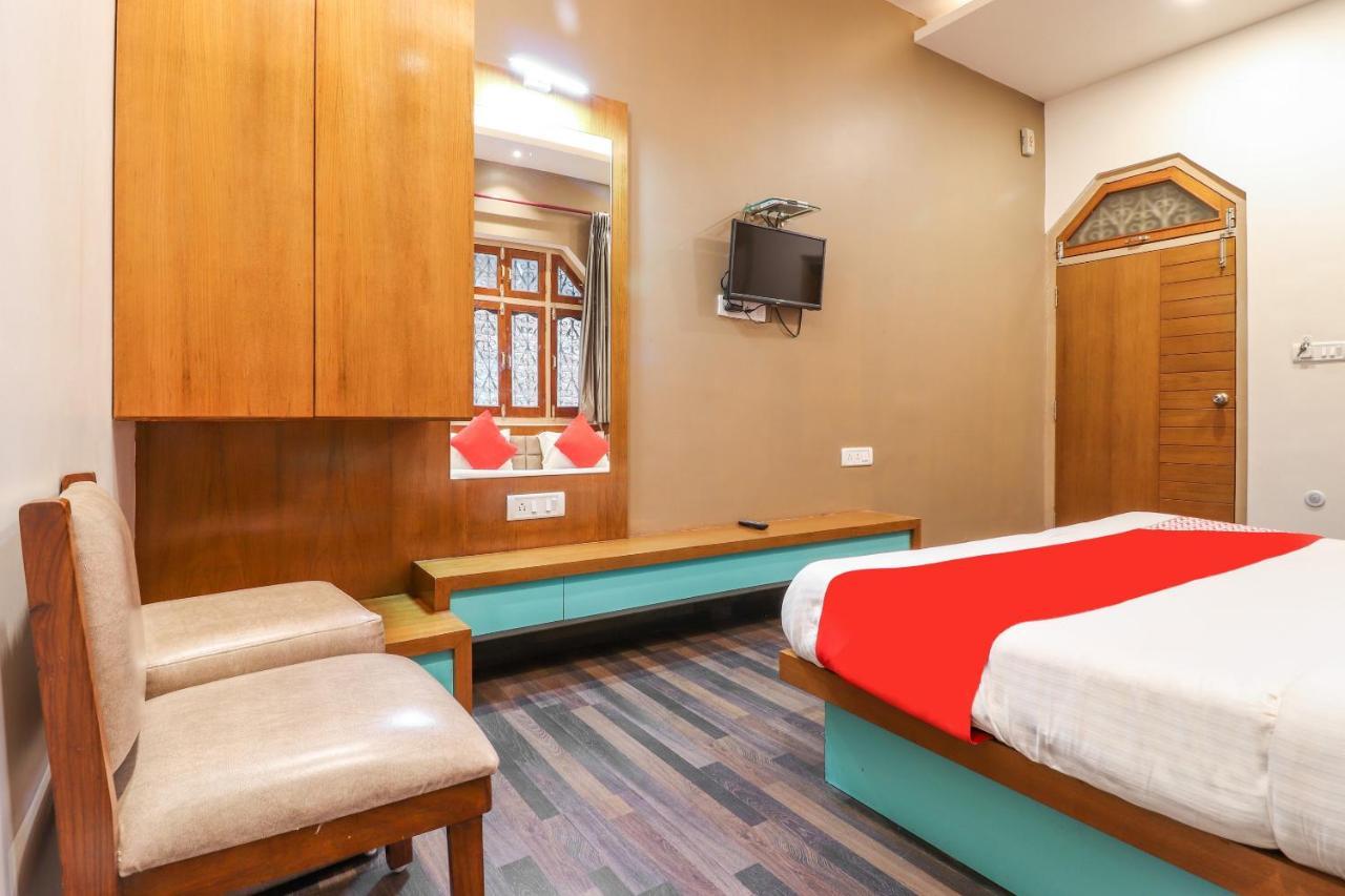 OYO 26781 Hotel Raghupati Ayodhya Bagian luar foto