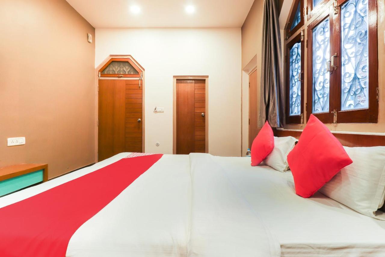 OYO 26781 Hotel Raghupati Ayodhya Bagian luar foto