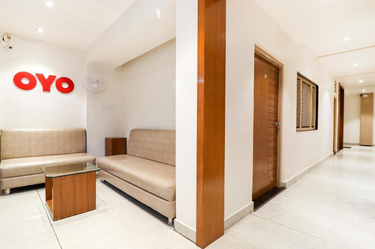 OYO 26781 Hotel Raghupati Ayodhya Bagian luar foto